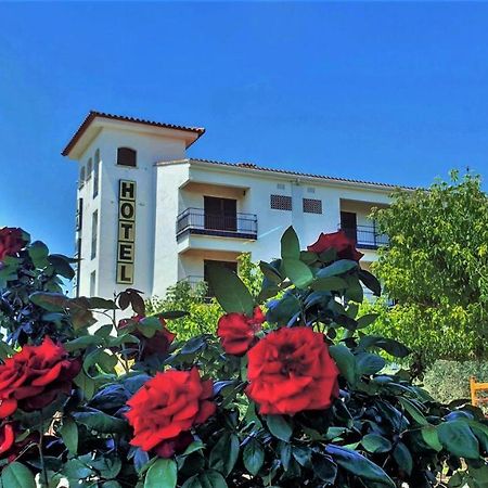ל'אסטרטיט Hotel La Masia מראה חיצוני תמונה