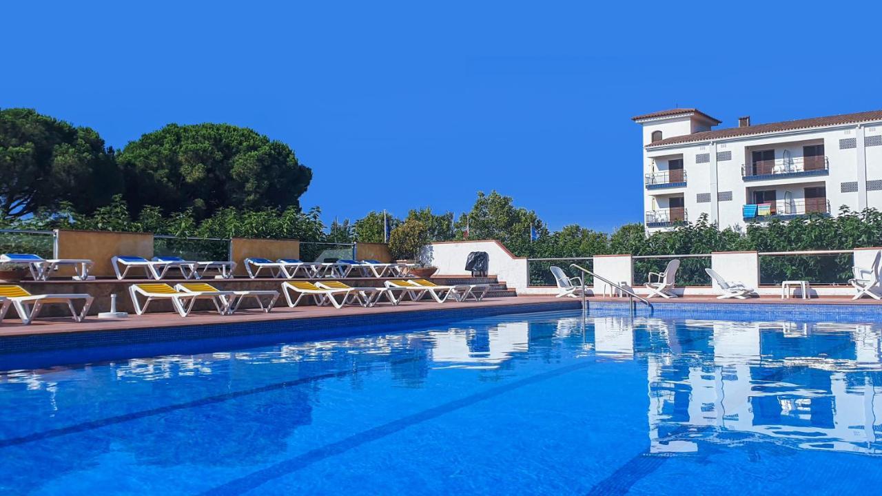 ל'אסטרטיט Hotel La Masia מראה חיצוני תמונה