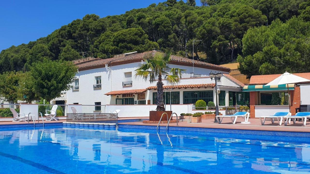 ל'אסטרטיט Hotel La Masia מראה חיצוני תמונה