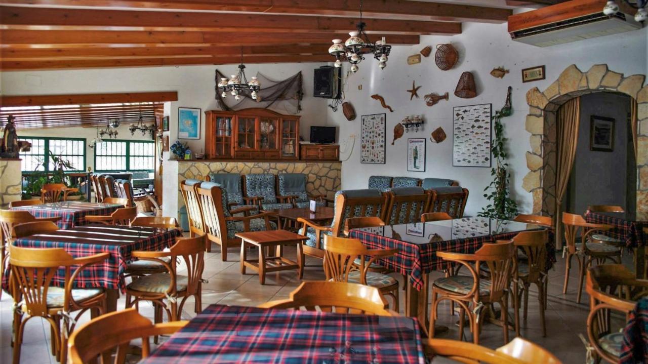 ל'אסטרטיט Hotel La Masia מראה חיצוני תמונה
