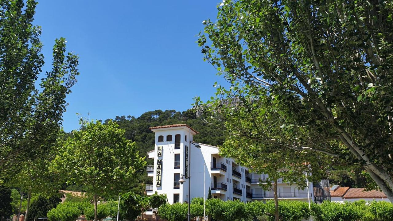 ל'אסטרטיט Hotel La Masia מראה חיצוני תמונה