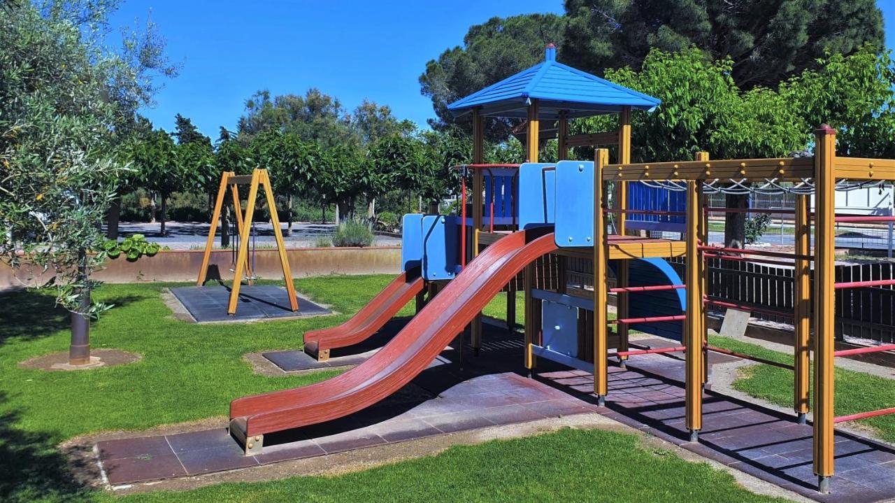 ל'אסטרטיט Hotel La Masia מראה חיצוני תמונה