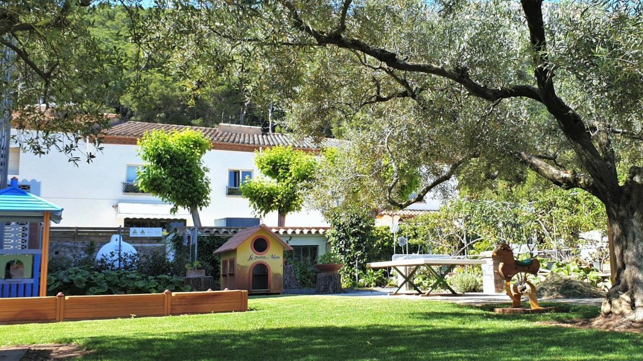 ל'אסטרטיט Hotel La Masia מראה חיצוני תמונה