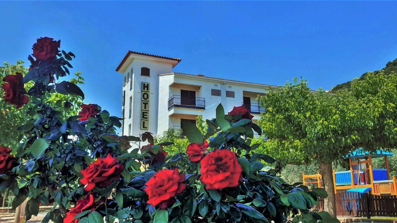 ל'אסטרטיט Hotel La Masia מראה חיצוני תמונה