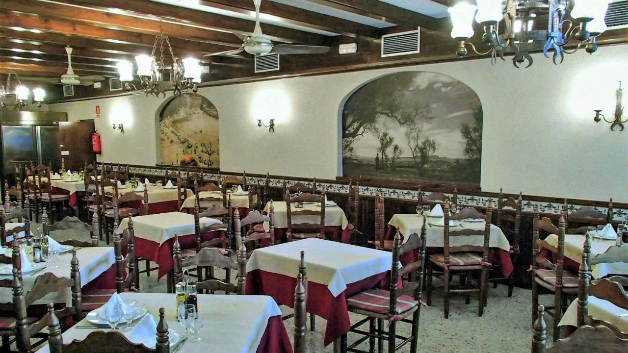 ל'אסטרטיט Hotel La Masia מראה חיצוני תמונה