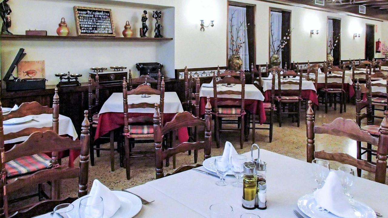 ל'אסטרטיט Hotel La Masia מראה חיצוני תמונה