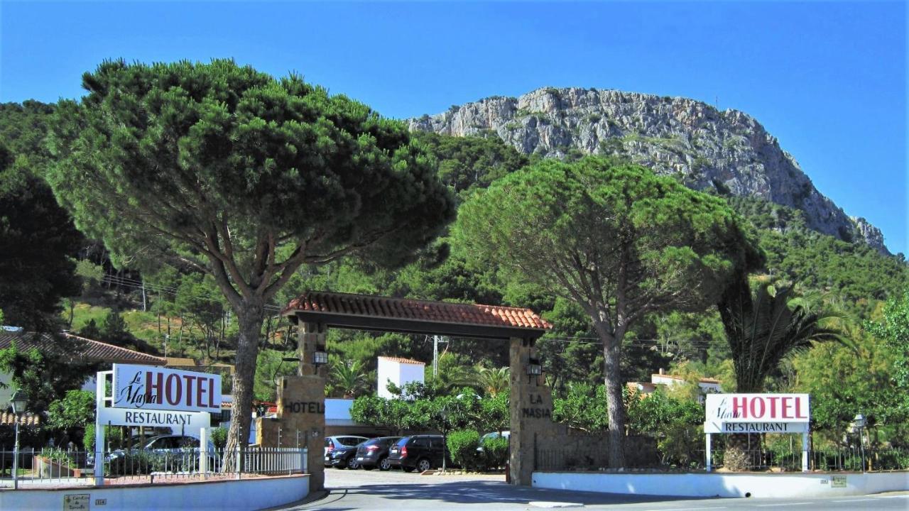ל'אסטרטיט Hotel La Masia מראה חיצוני תמונה