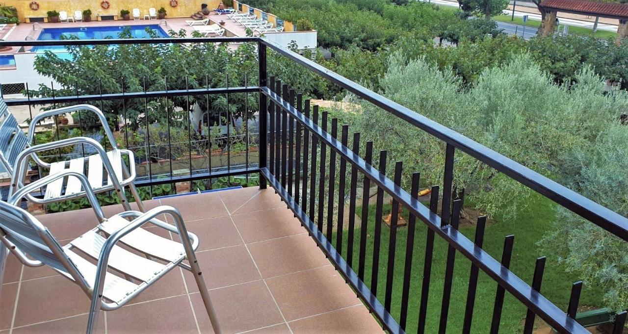 ל'אסטרטיט Hotel La Masia מראה חיצוני תמונה